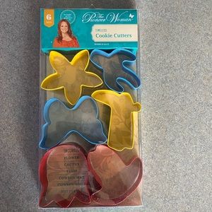 New Pioneer Woman Timeless Cookie Cutters